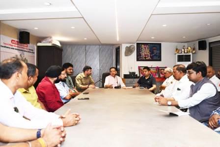 क्षेत्रीय विकास को गति देने विधायक डॉ. अग्रवाल ने ली बैठक, दिए आवश्यक निर्देश