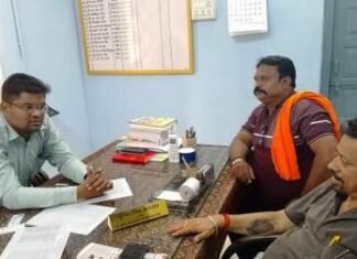 मंडी का मेन गेट बंद जनजीवन प्रभावित, जनप्रतिनिधियों ने की शीघ्र खोलने की मांग मंडी का मेन गेट बंद जनजीवन प्रभावित, जनप्रतिनिधियों ने की शीघ्र खुलवाने की मांग