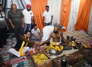 “गुरु पूर्णिमा पर श्रद्धा व आस्था का संदेश लेकर संत सियाराम के चरणों में पहुंचे विधायक डॉ. संपत अग्रवाल "गुरु पूर्णिमा पर श्रद्धा व आस्था का संदेश लेकर संत सियाराम के चरणों में पहुंचे