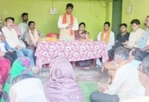 नुआपाड़ा विधानसभा उपचुनाव में विधायक सिन्हा ने भाजपा प्रत्याशी के लिए किया जनसंपर्क नुआपाड़ा उपचुनाव में विधायक सिन्हा ने भाजपा प्रत्याशी के लिए किया जनसंपर्क