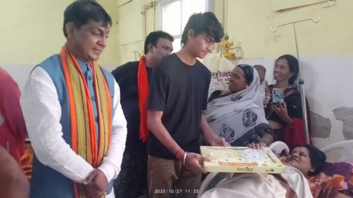 msmd-12 विधायक सिन्हा ने नवजात शिशुओं के लिए किया किट का वितरण
