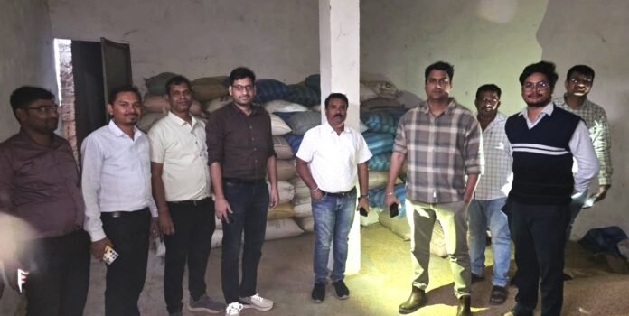 1000085907-10msmd धान खरीदी के पूर्व प्रशासन हुआ सख्त, हजारों कट्टा धान जप्त