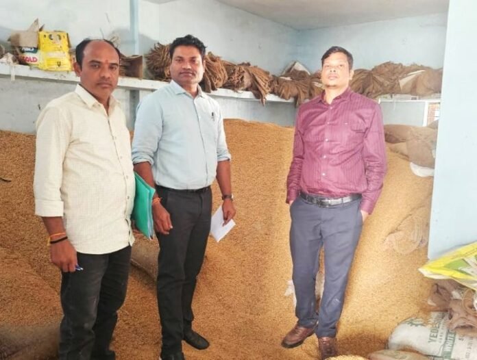 10e508b5-bb6e-4b8b-8519-balouda 7 लाख 69 रुपए का अवैध धान जप्त ,संयुक्त टीम ने की कार्यवाही