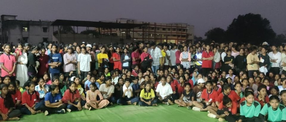 ब्लॉक स्तरीय बस्तर ओलंपिक 2025 में युवाओं ने दिखाई का खेल प्रतिभा