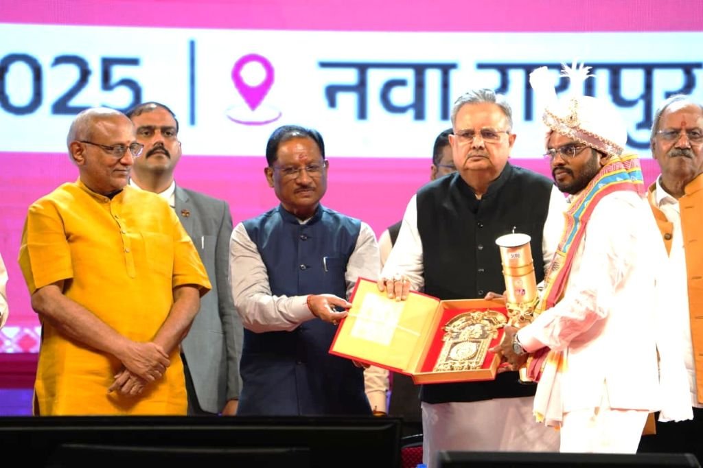 दो नागरिको को पहली बार एक साथ मिला राज्य अलंकरण सम्मान