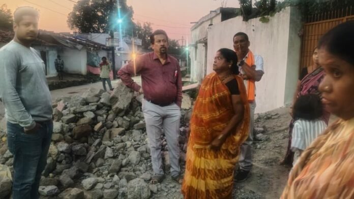 ईमलीभाठा में स्थित रंगमंच तोड़कर पालिका को धनहानि पहुंचाई गई- देवीचंद