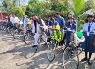 जावंगा के छात्राओं को 61 निःशुक्ल सरस्वती साइकिल वितरण जावंगा के छात्राओं को 61 निःशुक्ल सरस्वती साइकिल वितरण