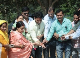 पेवर ब्लॉक लगने से स्कूली बच्चों को आवागमन में होगी सुविधा : निखिलकांत पेवर ब्लॉक लगने से स्कूली बच्चों को आवागमन में होगी सुविधा : निखिलकांत