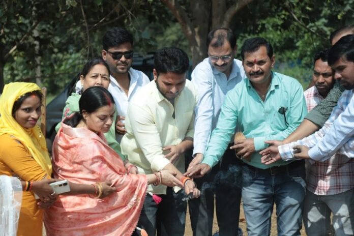 IMG-20251113-WA0007-msmd-13 पेवर ब्लॉक लगने से स्कूली बच्चों को आवागमन में होगी सुविधा : निखिलकांत