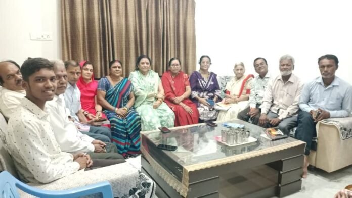 रजत जयंती पर गूंजीं 36गढ़ी पंक्तियाँ ,आस्था साहित्य समिति ने की काव्य गोष्ठी