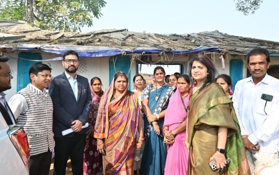 प्रभारी सचिव बारिक ने विकास कार्यों व धान खरीदी व्यवस्था का किया निरीक्षण