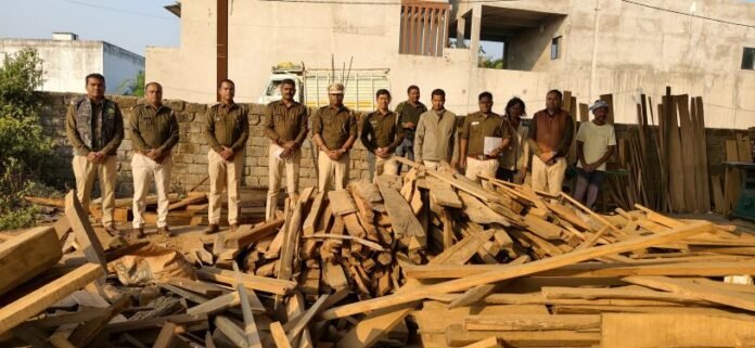 बंसुला में अवैध लकड़ी पर वन विभाग की बड़ी कार्रवाई, फर्नीचर मार्ट सील