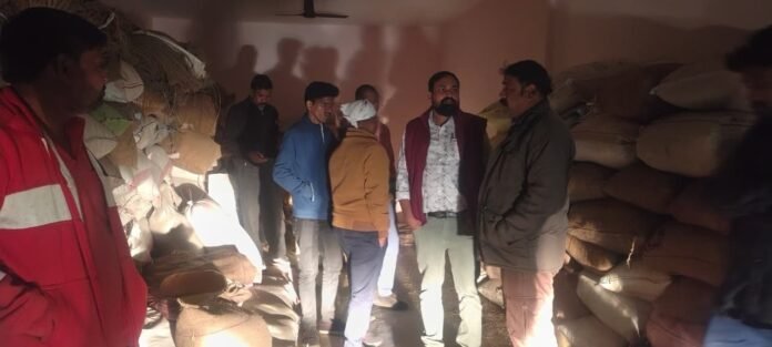 अवैध धान पर संयुक्त टीम की कार्यवाही,1058 बोरीअवैध धान जप्त