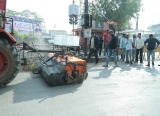 नगर पालिका की नई पहल: ऑटो स्वीप मशीन से शहर को मिलेगी धूल-मुक्त सफाई नगर पालिका की नई पहल: ऑटो स्वीप मशीन से धूल-मुक्त सफाई व्यवस्था