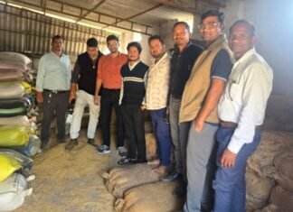 अवैध धान परिवहन पर कार्रवाई, झलप राइस मिल से 9562 क्विंटल धान जप्त अवैध धान परिवहन पर कार्रवाई, झलप राइस मिल से 9562 क्विंटल धान जप्त