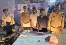 बुजुर्ग महिला से लूट की वारदात का पुलिस ने किया खुलासा, दो आरोपी गिरफ्तार बुजुर्ग महिला से लूट की वारदात का खुलासा, दो आरोपी गिरफ्तार