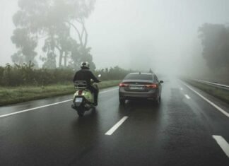 घने कोहरे में सड़क सुरक्षा को लेकर एडवाइजरी जारी,सतर्कता के दिए निर्देश file foto