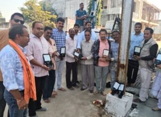 वार्ड 14 साकरकर कॉम्पलेक्स में पार्षद निधि से स्ट्रीट लाइट व्यवस्था का शुभारंभ वार्ड 14 साकरकर कॉम्पलेक्स में पार्षद निधि से स्ट्रीट लाइट व्यवस्था का शुभारंभ