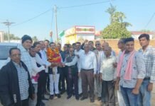 जिला सहकारी केंद्रीय मर्यादित बैंक रायपुर के अध्यक्ष निरंजन का किया गया आत्मीय स्वागत जिला सहकारी बैंक रायपुर के अध्यक्ष निरंजन का किया गया आत्मीय स्वागत