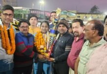 अंतर्राष्ट्रीय बाल बैडमिंटन खिलाड़ी लक्ष्मी चंद्राकर का हुआ भव्य स्वागत अंतर्राष्ट्रीय बाल बैडमिंटन खिलाड़ी लक्ष्मी चंद्राकर का हुआ भव्य स्वागत