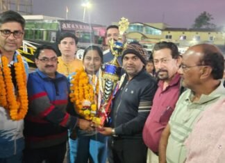 अंतर्राष्ट्रीय बाल बैडमिंटन खिलाड़ी लक्ष्मी चंद्राकर का हुआ भव्य स्वागत अंतर्राष्ट्रीय बाल बैडमिंटन खिलाड़ी लक्ष्मी चंद्राकर का हुआ भव्य स्वागत