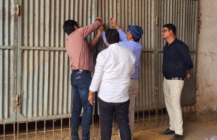 धान की भारी कमी मिलने पर सरायपाली की बालोदिया राइस मिल सील