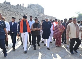 केंद्रीय संस्कृति एवं पर्यटन मंत्री गजेन्द्र सिंह शेखावत ने किया ऐतिहासिक सिरपुर का भ्रमण केंद्रीय संस्कृति मंत्री गजेन्द्र सिंह शेखावत ने किया ऐतिहासिक सिरपुर का भ्रमण