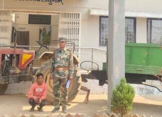 बाड़े से ट्रैक्टर-ट्रॉली चुराने वाला चोर पुलिस के गिरफ्त में बाड़े से ट्रैक्टर-ट्रॉली चुराने वाला चोर पुलिस के गिरफ्त में