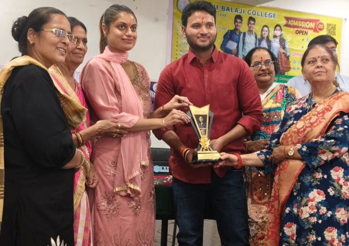 स्वास्थ्य शिविर और परीक्षा तनाव पर मानसिक जागरूकता कार्यक्रम आयोजित