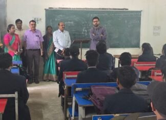 कलेक्टर लंगेह का पीएमश्री विद्यालयों में औचक निरीक्षण, गुणवत्तापूर्ण शिक्षा पर दिया जोर कलेक्टर लंगेह नें पीएमश्री विद्यालयों का किया निरीक्षण