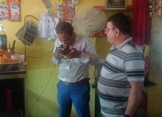 होली से पहले खाद्य सुरक्षा विभाग की सख्ती, विभिन्न दुकानों से खाद्य पदार्थों के नमूने लिए होली से पहले खाद्य सुरक्षा विभाग की सख्ती, दुकानों से सामानों के लिए नमूने