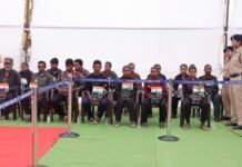 73 लाख के इनामी 15 माओवादी ने हथियारों सहित किया आत्मसमर्पण, मुख्यधारा में लौटने का लिया संकल्प 73 लाख के इनामी 15 माओवादी ने हथियारों सहित किया आत्मसमर्पण