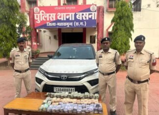 सघन वाहन जांच अभियान के दौरान 47.5 लाख नकद बरामद, दो कारें जप्त सघन वाहन जांच अभियान के दौरान 47.5 लाख नकद बरामद, दो कारें जप्त