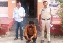 बीमा राशि हड़पने के लिए जेसीबी चोरी की झूठी कहानी रचने वाला शिकायतकर्ता गिरफ्तार बीमा राशि हड़पने के लिए जेसीबी चोरी की झूठी कहानी रचने वाला गिरफ्तार