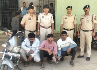 खट्टी जंगल हत्याकांड में 3 आरोपी गिरफ्तार,पुलिस ने ब्लाइंड मर्डर केस सुलझाया खट्टी हत्याकांड में 3 आरोपी गिरफ्तार,पुलिस ने ब्लाइंड मर्डर केस सुलझाया