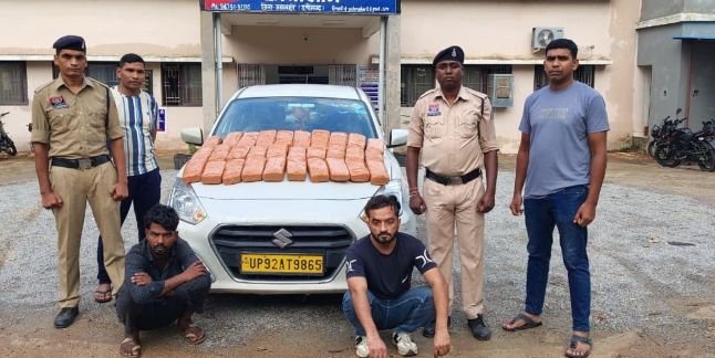 unnamed-17 बोनट व डिक्की में छिपाकर कर रहे थे गांजा तस्करी, दो तस्कर पकड़ाए