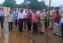 GM से रेलवे स्टेशन की सुविधाओं को लेकर नपा उपाध्यक्ष राठी ने सौंपा ज्ञापन,अंडरब्रिज-ओवरब्रिज निर्माण, नई लोकल ट्रेन और ट्रेनों के स्टॉपेज की उठी मांग GM से रेलवे स्टेशन की सुविधाओं को लेकर नपा उपाध्यक्ष राठी ने सौंपा ज्ञापन