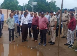 GM से रेलवे स्टेशन की सुविधाओं को लेकर नपा उपाध्यक्ष राठी ने सौंपा ज्ञापन,अंडरब्रिज-ओवरब्रिज निर्माण, नई लोकल ट्रेन और ट्रेनों के स्टॉपेज की उठी मांग GM से रेलवे स्टेशन की सुविधाओं को लेकर नपा उपाध्यक्ष राठी ने सौंपा ज्ञापन