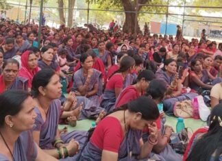 आंगनबाड़ी कार्यकर्ताओं-सहायिकाओं की प्रदेशव्यापी हड़ताल 27 अक्टूबर से आंगनबाड़ी कार्यकर्ताओं-सहायिकाओं की प्रदेशव्यापी हड़ताल 27 अक्टूबर से