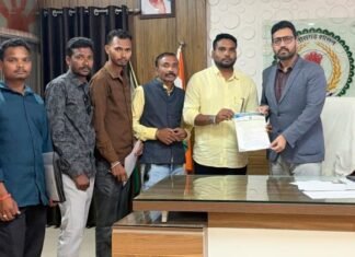 जनपद उपाध्यक्ष व्यवहार ने ग्रामीण सड़कों के लिए सीएम के नाम सौंपा ज्ञापन जनपद उपाध्यक्ष व्यवहार ने ग्रामीण सड़कों के लिए सीएम के नाम सौंपा ज्ञापन