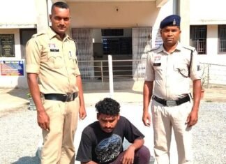 गांजा तस्करी के पूरे नेटवर्क का पर्दाफाश, उड़ीसा से मुख्य आरोपी गिरफ्तार गांजा तस्करी के पूरे नेटवर्क का पर्दाफाश, उड़ीसा से मुख्य आरोपी गिरफ्तार